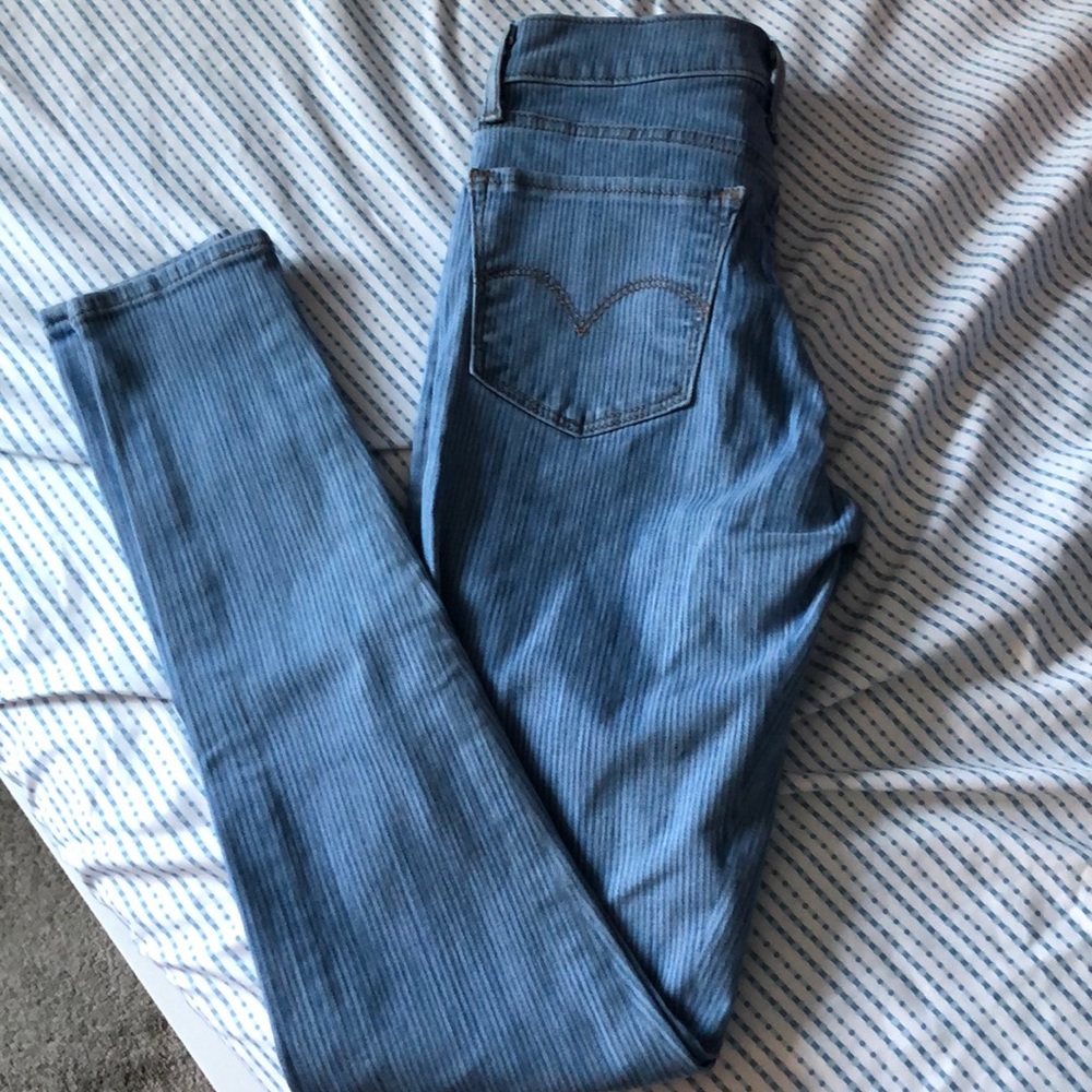 710 Super Skinny Levi’s Size: 26